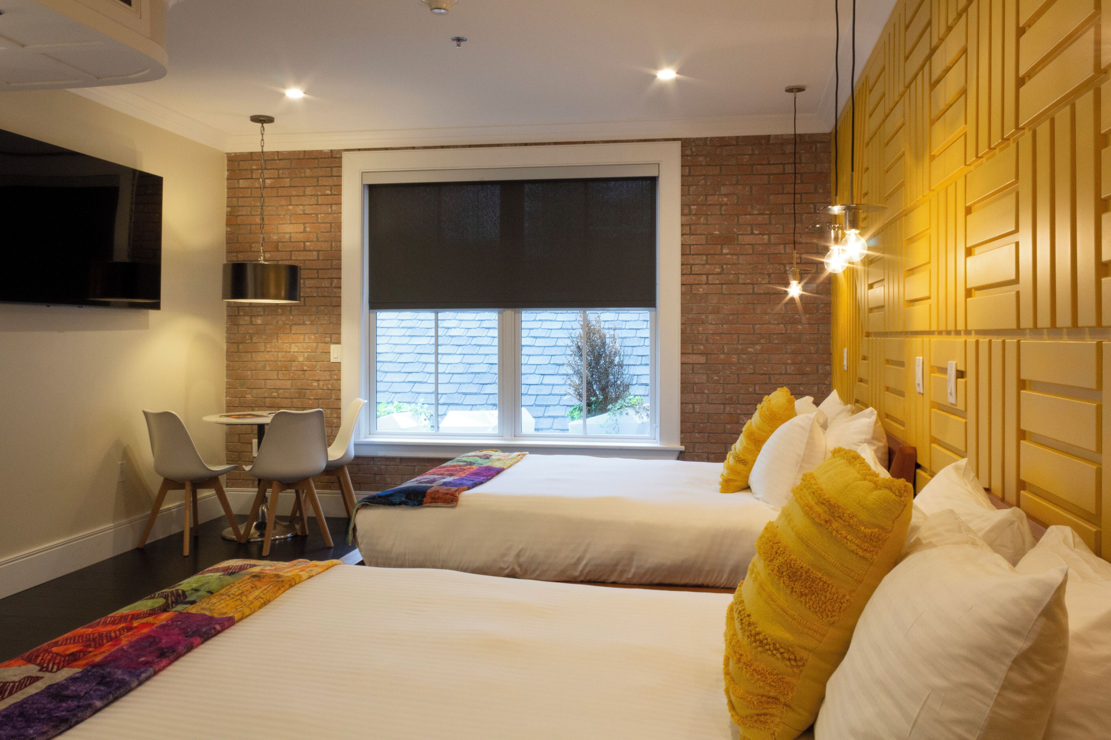 Rom – deluxe, 2 queensize-senger | Individuelt dekorert, individuelt innredet og strykejern/-brett