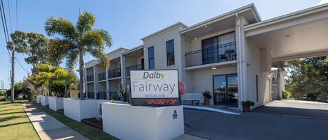 Fachada de la propiedad