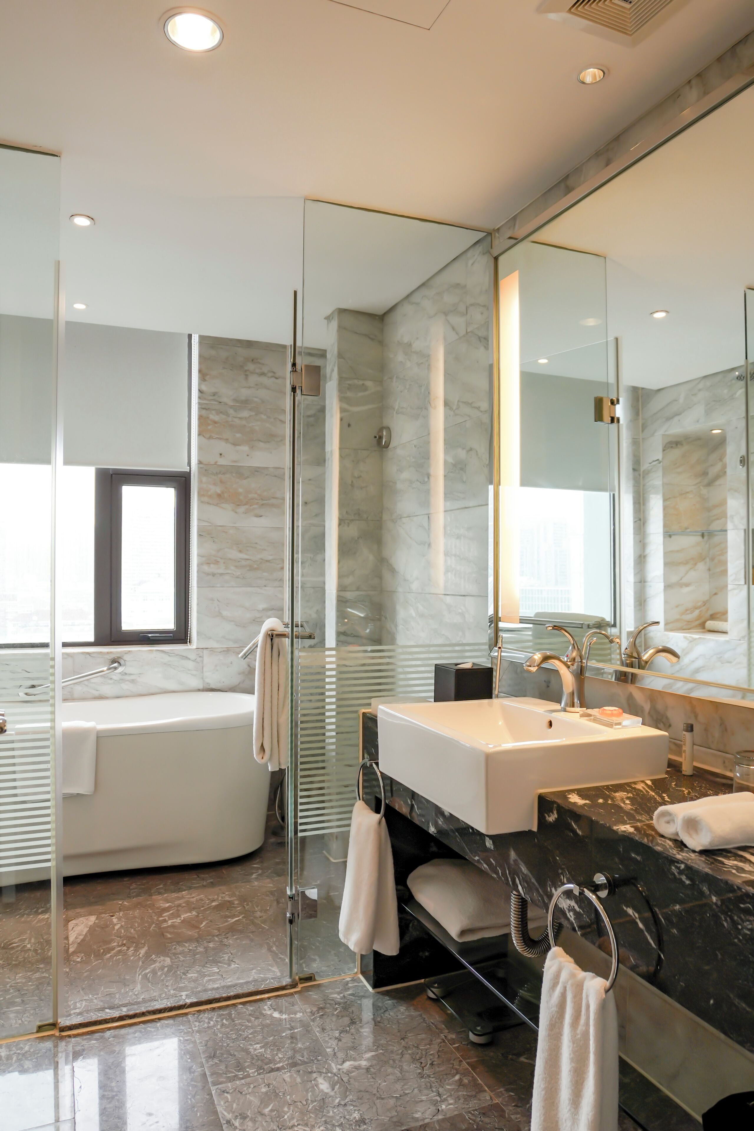 Photo - Sunrise On The Bund