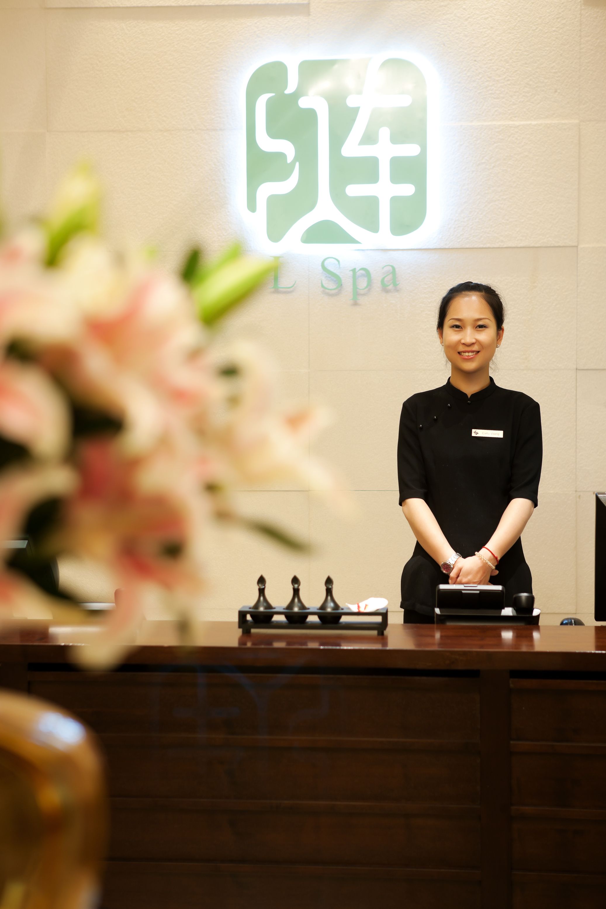 couples treatment room(s), sauna, hot tub, body treatments, hydrotherapy