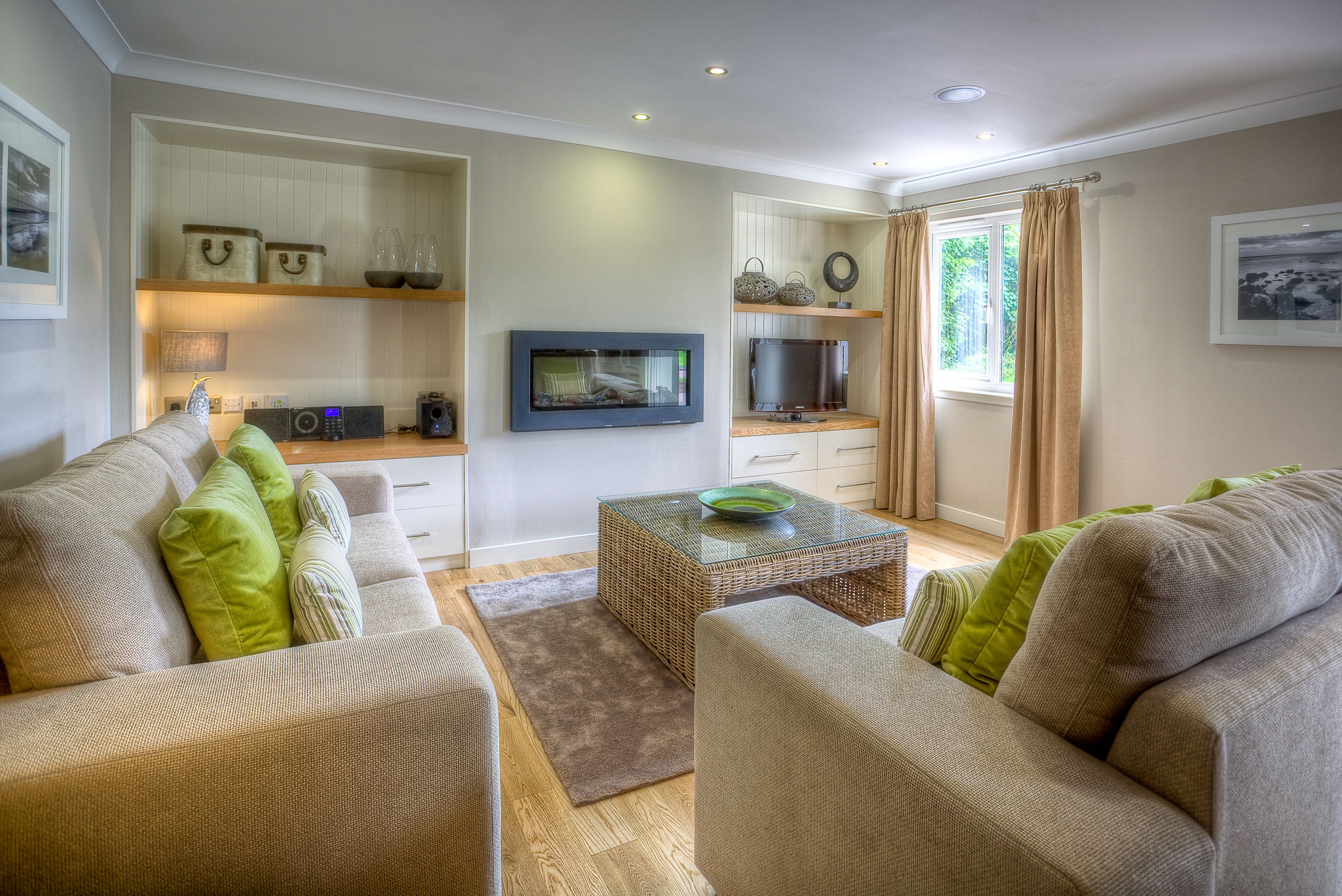 42-inch smart tv with digital channels