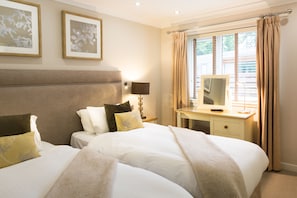 THREE BED, THREE BATH LODGE | 3 bedrooms, Egyptian cotton sheets, premium bedding, desk