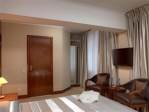 Premium bedding, minibar, in-room safe, desk - Hotel Voyage (Almaty)