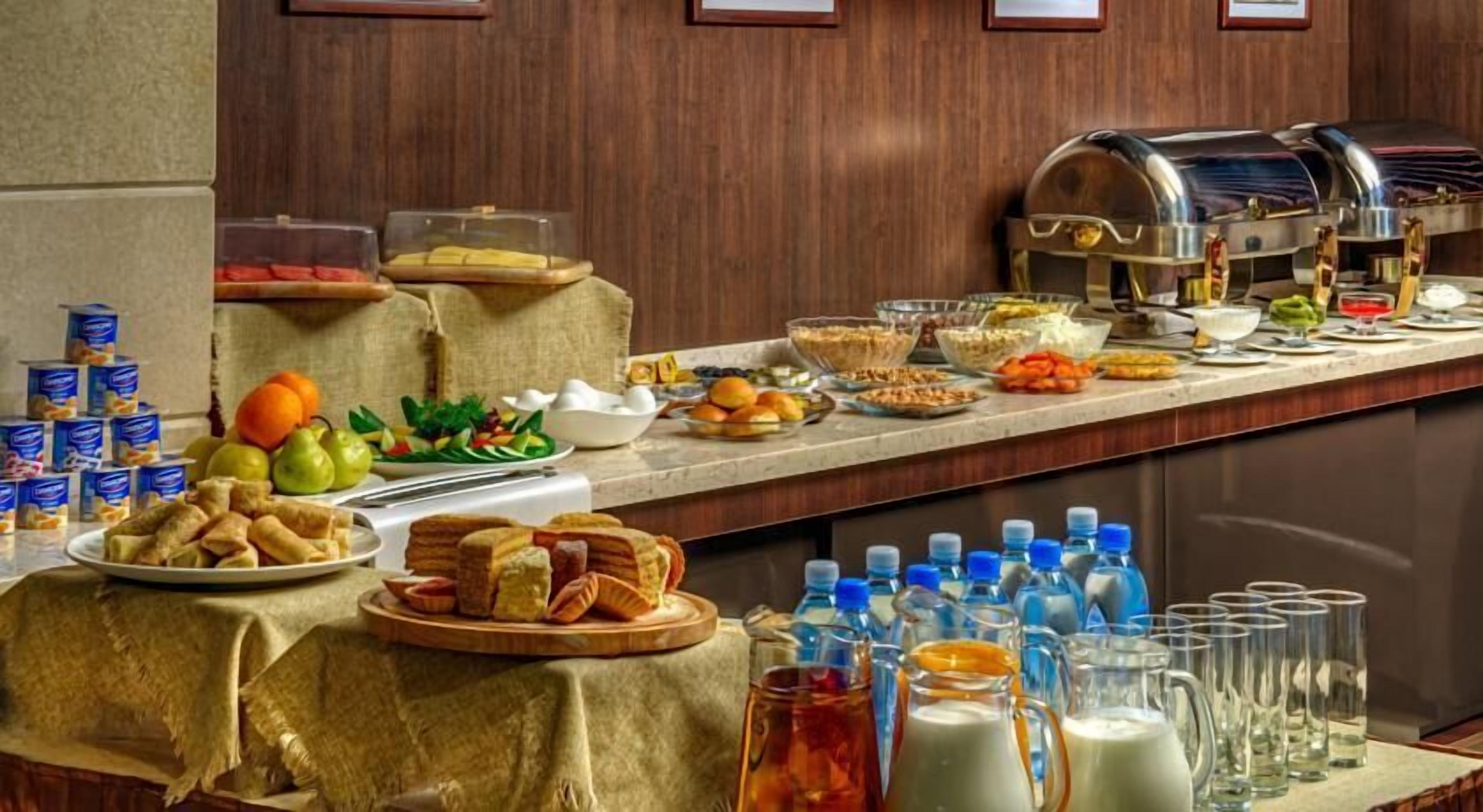 Lunch and dinner served, Chinese cuisine