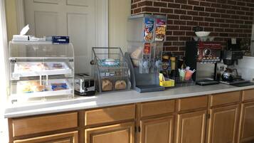 Free daily continental breakfast