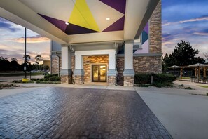 المنشأة من الخارج