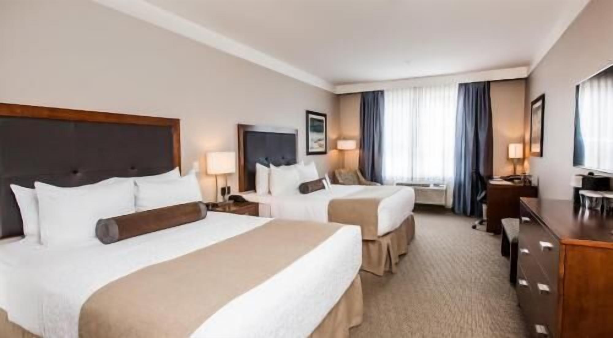 Premium bedding, pillowtop beds, in-room safe, desk