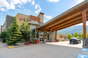 Exterior - Best Western Plus Revelstoke (Revelstoke)