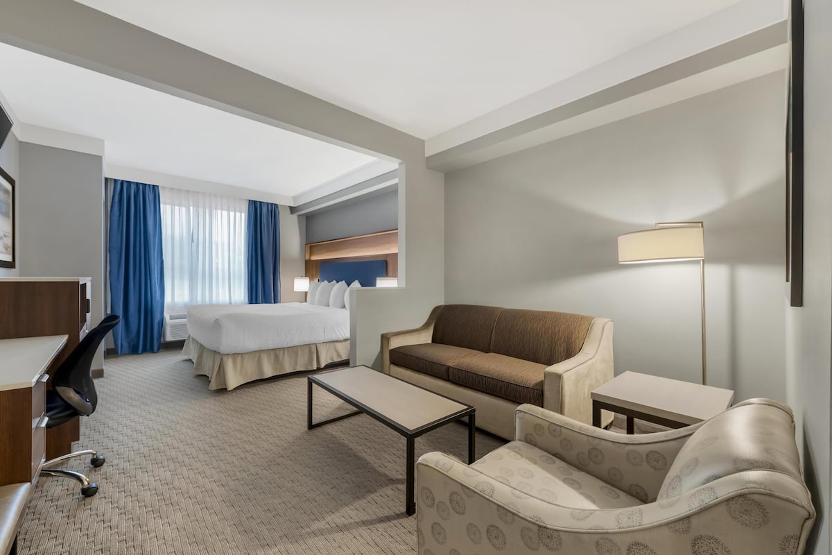 Sviitti, 1 suuri parisänky, esteetön, jääkaappi ja mikroaaltouuni (with Sofabed) | Ylelliset vuodevaatteet, pillowtop-patjalliset sängyt