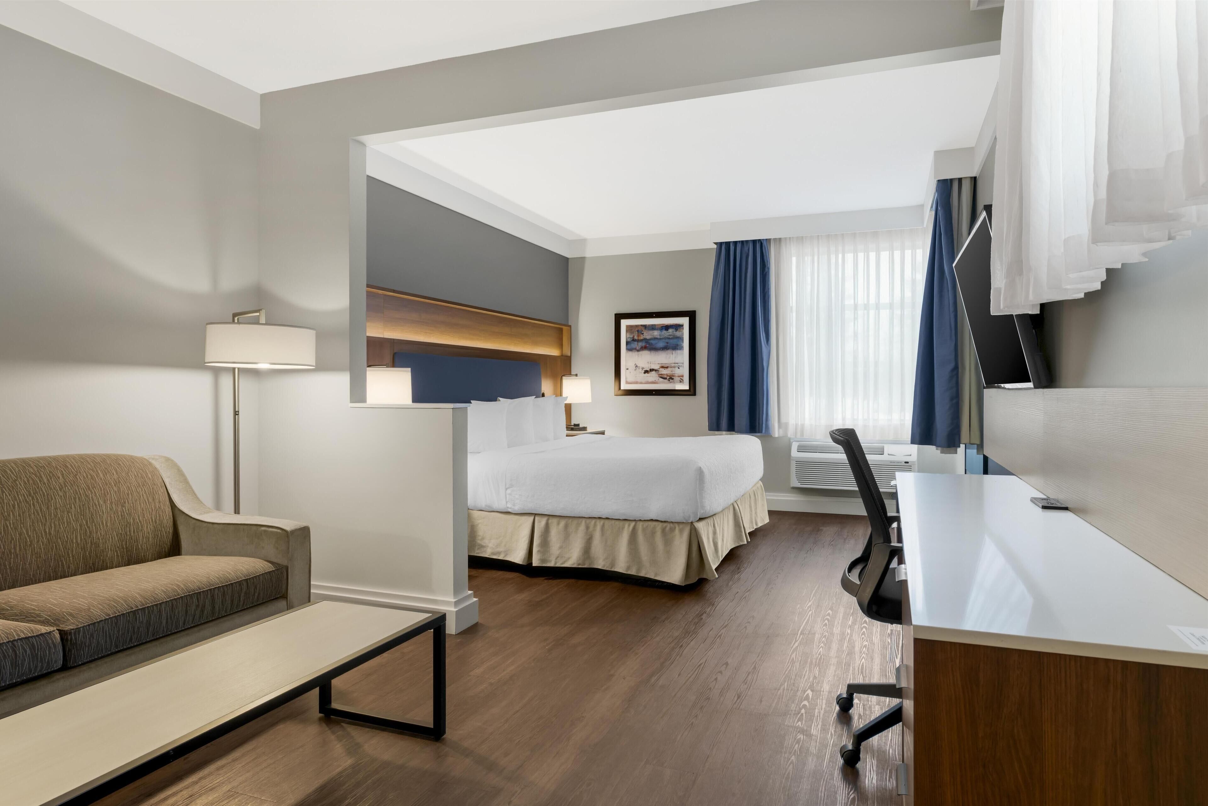 Svit - 1 kingsize-säng - icke-rökare - kylskåp och mikrovågsugn (Pet Friendly;with Sofabed) | Sängtillbehör av högsta kvalitet och bäddmadrasser