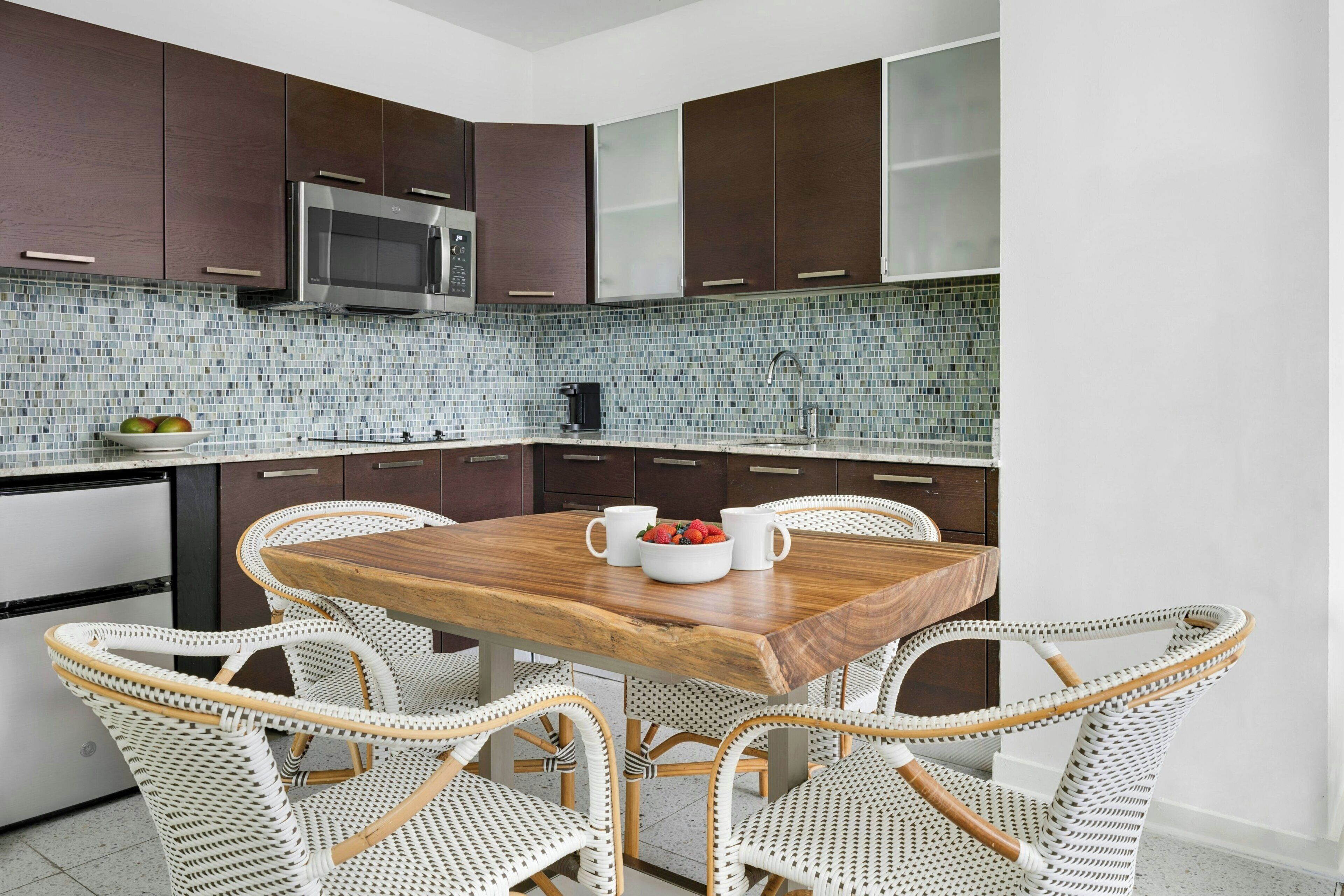 suite, 2 bedrooms, non smoking | premium bedding, pillow-top beds, in-room safe, blackout curtains