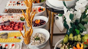 Daily buffet breakfast (USD 8 per person)