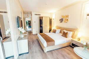 Executive Family Bungalow - Pool Front | Minibar, in-room safe, blackout drapes, soundproofing