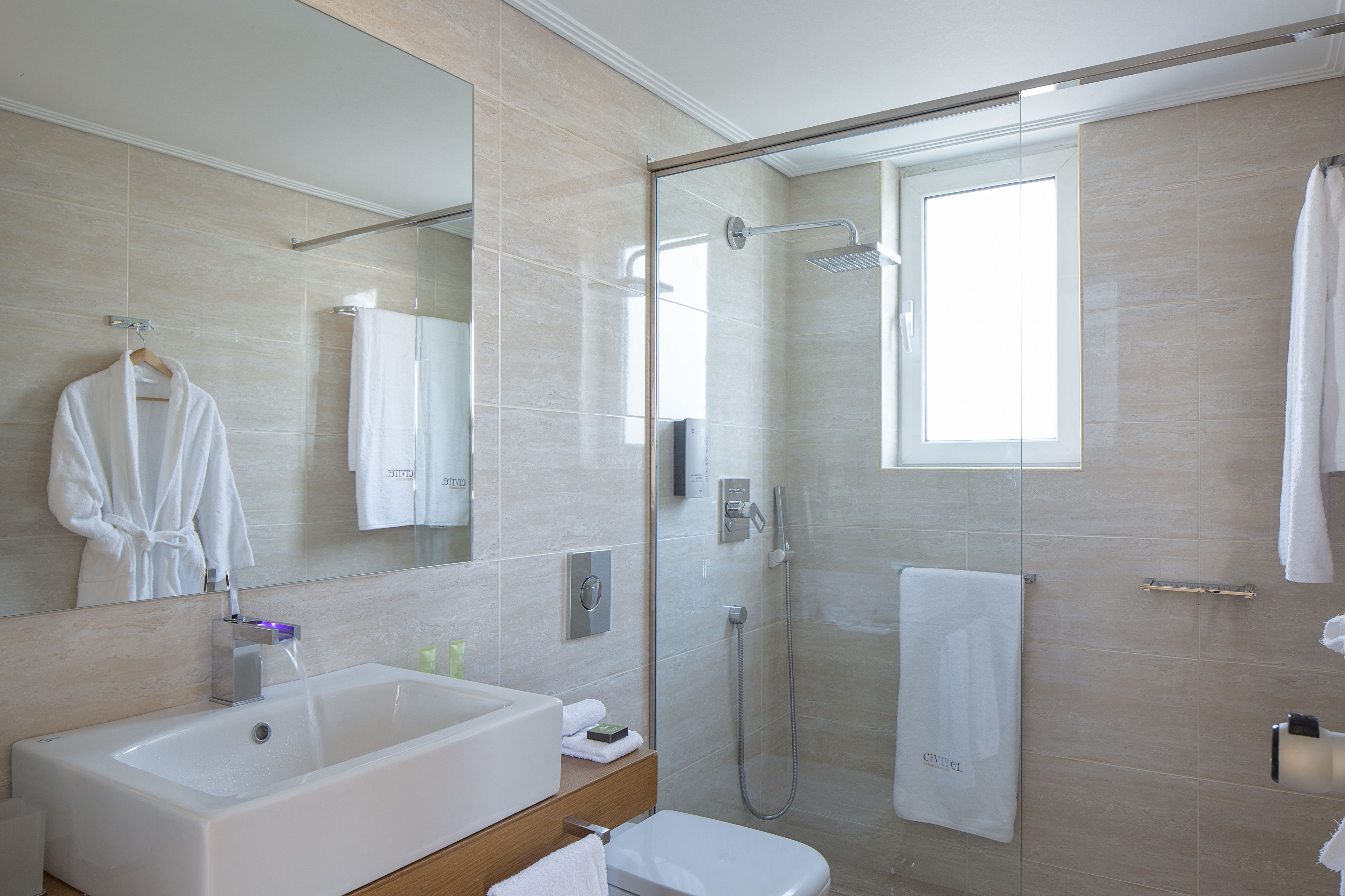 panoramic penthouse, 1 bedroom, terrace | bathroom | shower, eco-friendly toiletries, hair dryer, towels