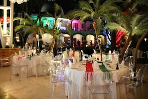 Breakfast, lunch, dinner served; Italian cuisine, pool views