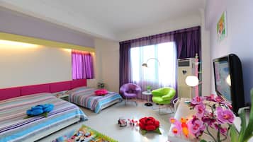 Family Room | In-room safe, desk, blackout drapes, soundproofing