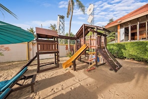 Children’s play area – outdoor