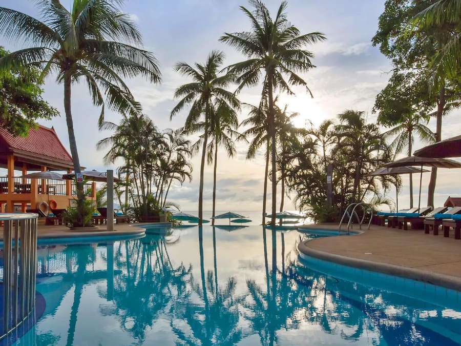 Outdoor pool, sun loungers