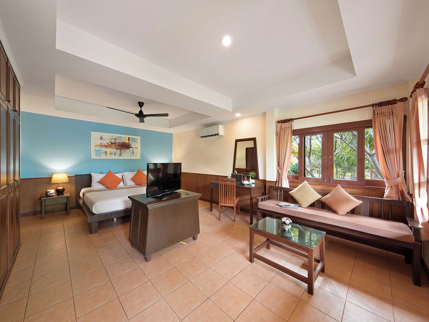 superior bungalow  | in-room safe, free wifi