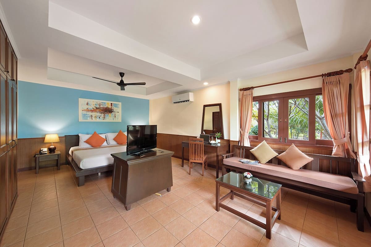 superior bungalow  | in-room safe, free wifi