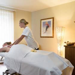 Sauna, bain à remous, hammam, soins corporels, soins d'aromathérapie