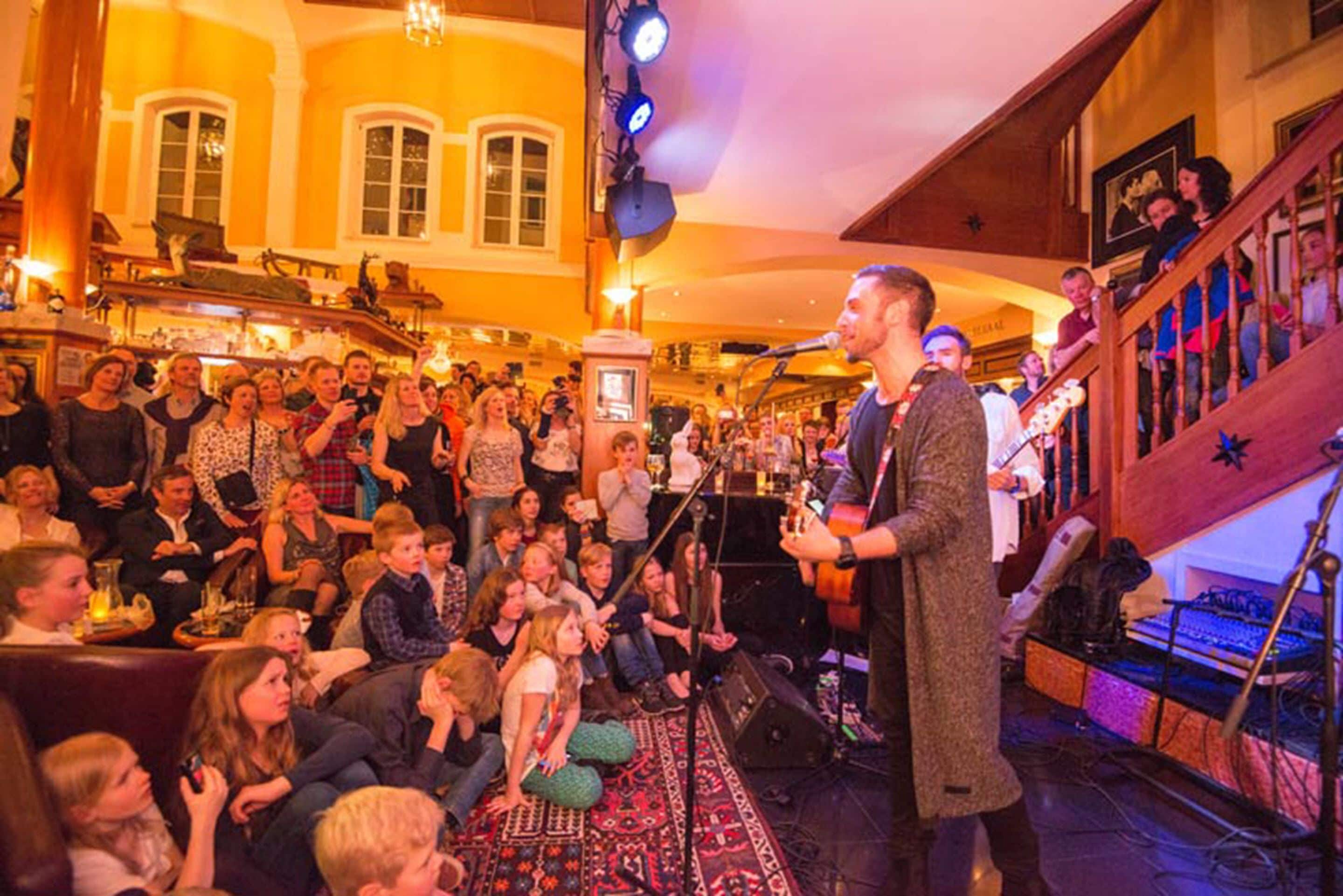 breakfast and dinner served