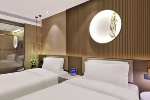 Alarm clocks - Orange Hotel Shanghai Longbai New Village Subway Station (Shanghai)