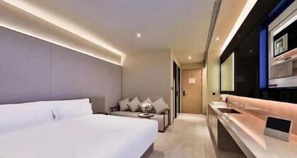 Orange Hotel Shanghai Longbai New Village Subway Station