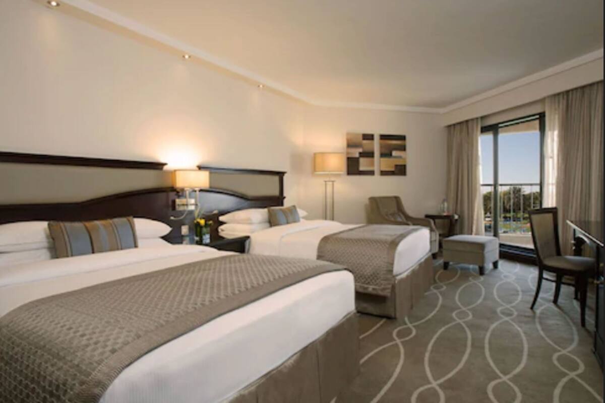 Premium bedding, minibar, in-room safe, desk