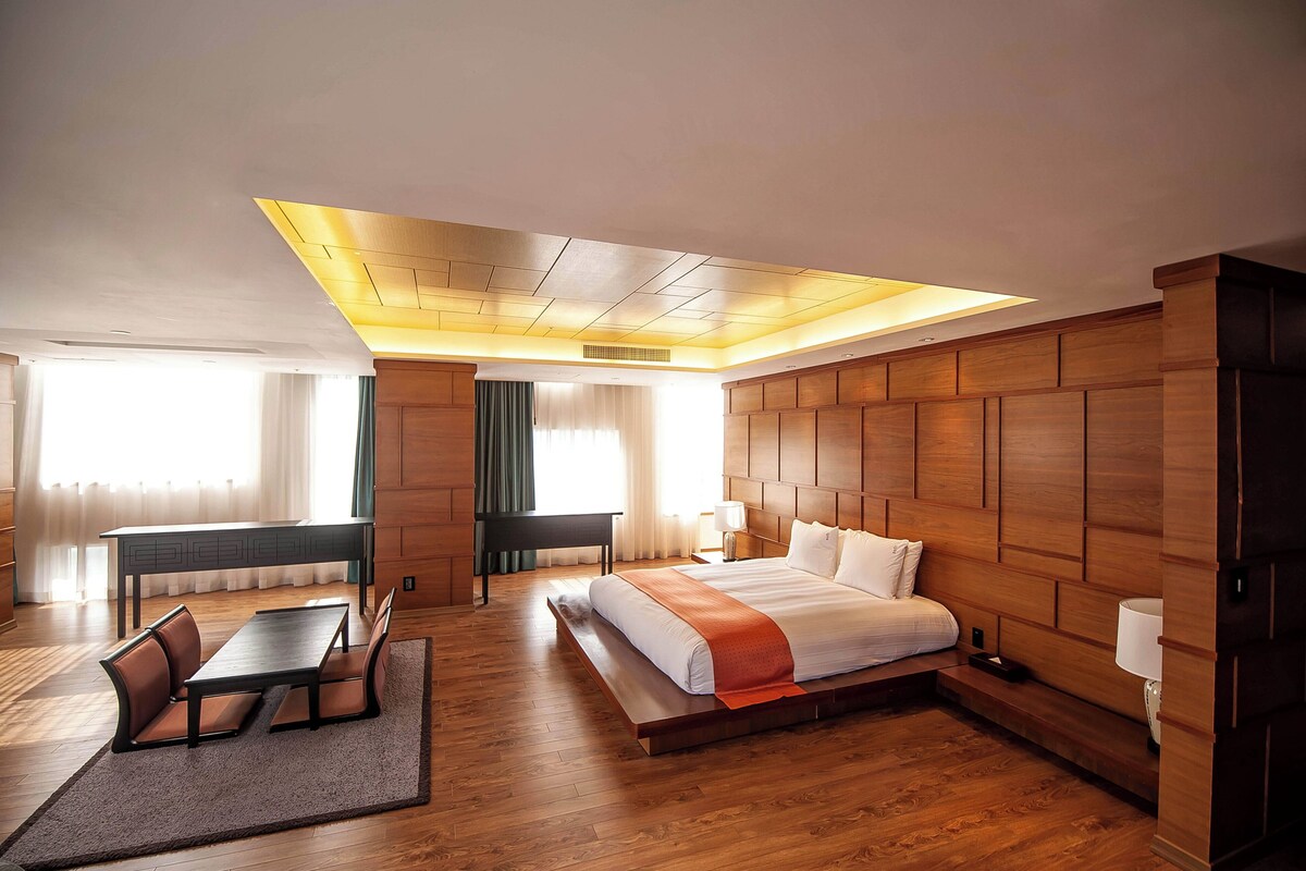 Suite, 1 cama King size (Korea Theme) | Servicios de la habitación