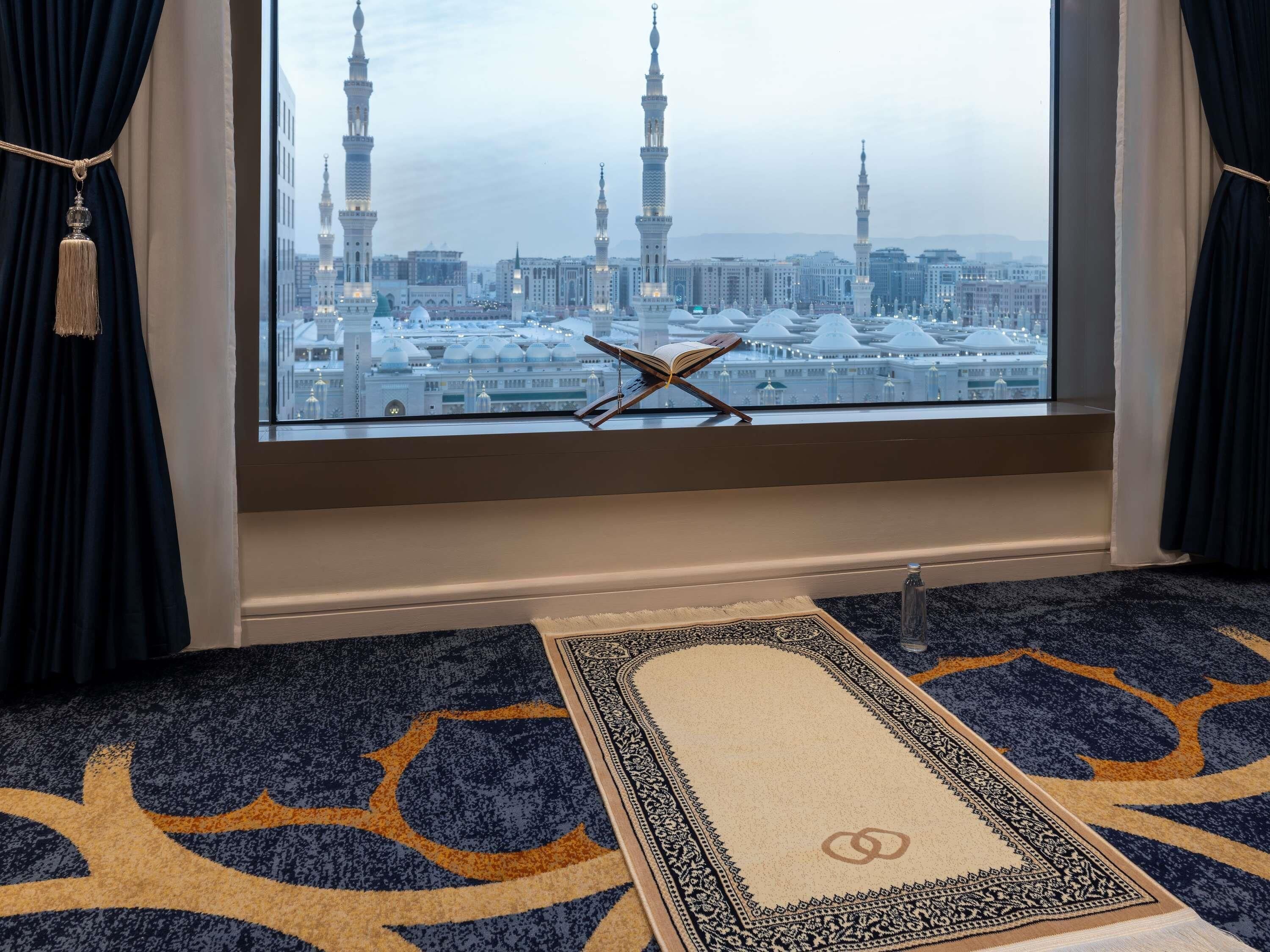 Phòng Suite Presidential, 3 phòng ngủ (Haram Plaza View) | Bộ đồ giường cao cấp, minibar với thức uống miễn phí 