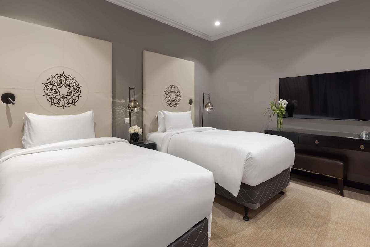 1 bedroom, premium bedding, free minibar, in-room safe