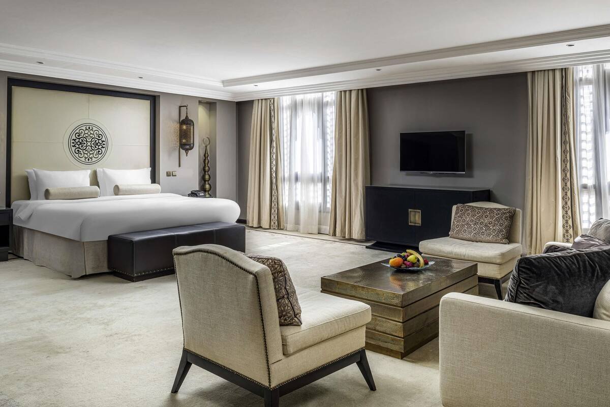 Suite, 1 très grand lit (Imperial - Harram Partial View) | 1 chambre, literie de qualité supérieure