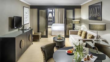 1 bedroom, premium bedding, free minibar, in-room safe