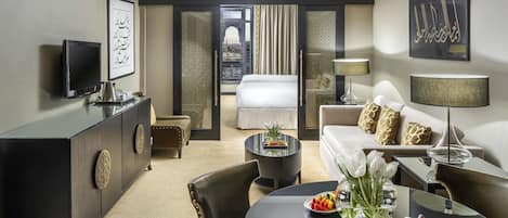 1 bedroom, premium bedding, free minibar, in-room safe