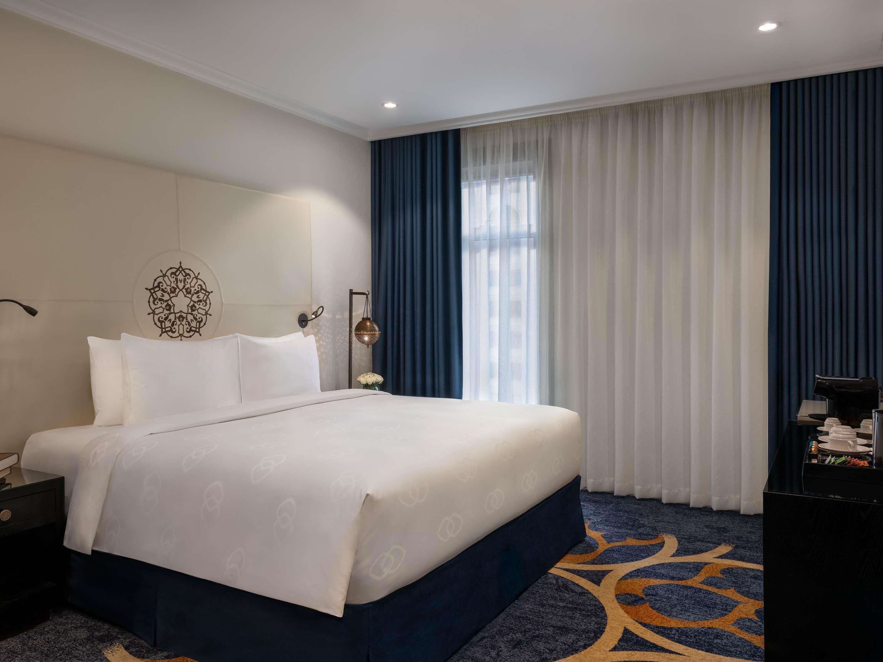 Premium bedding, free minibar, in-room safe, desk