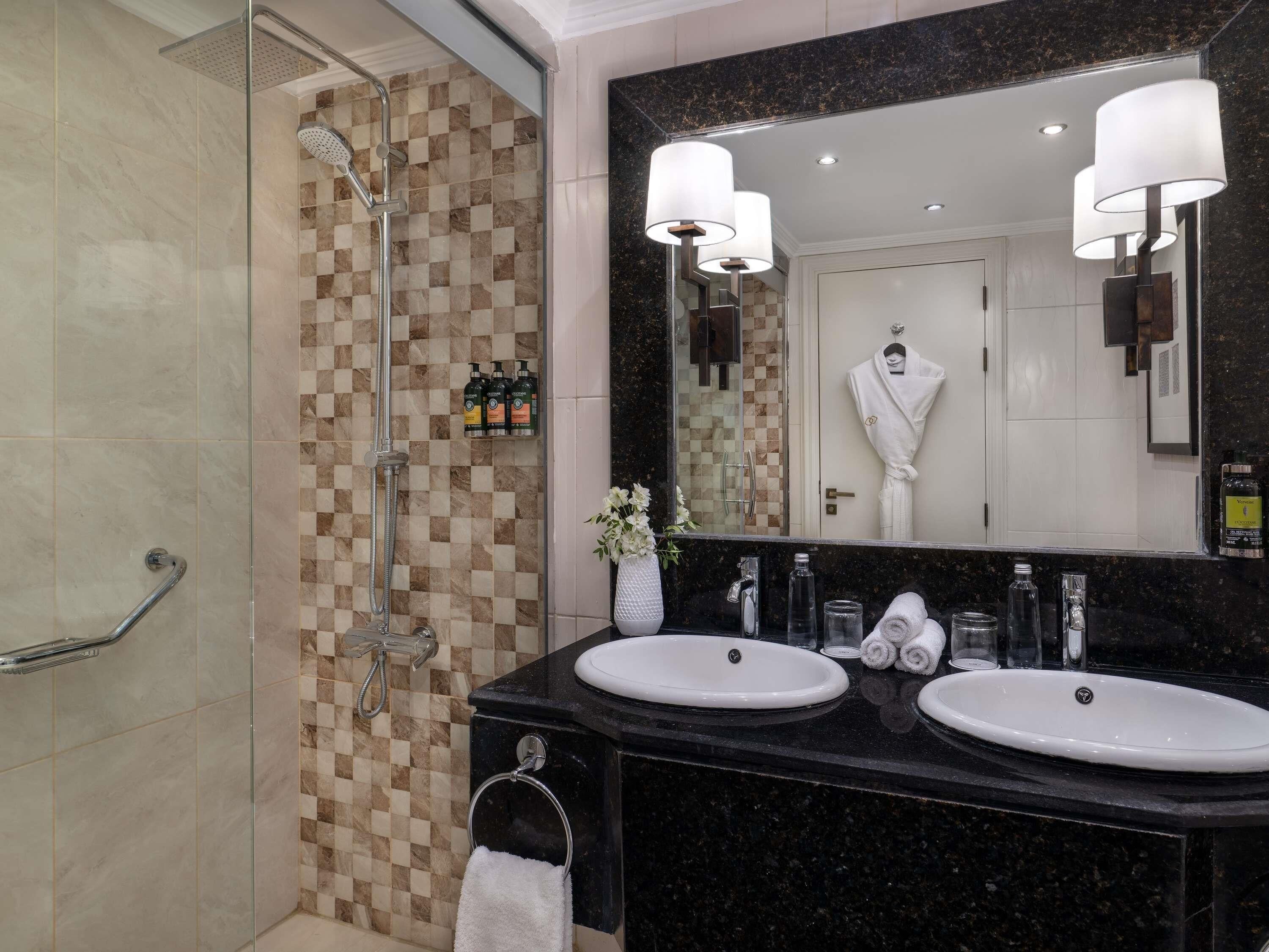 Premium bedding, free minibar, in-room safe, desk