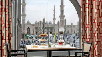 2 restauranter, frokost serveres