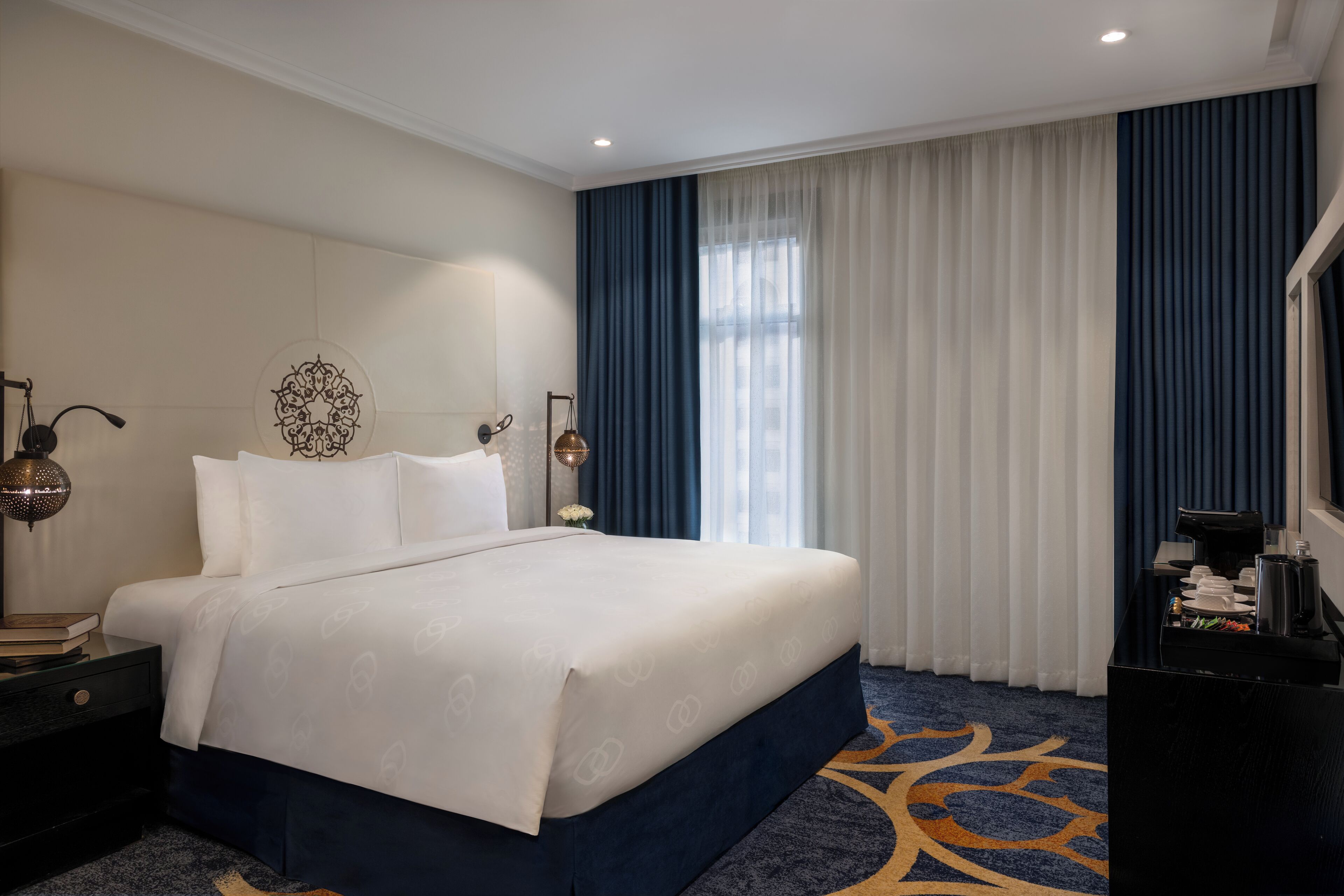 Suite, 1 King Bed (Prestige) | Premium bedding, free minibar, in-room safe, desk