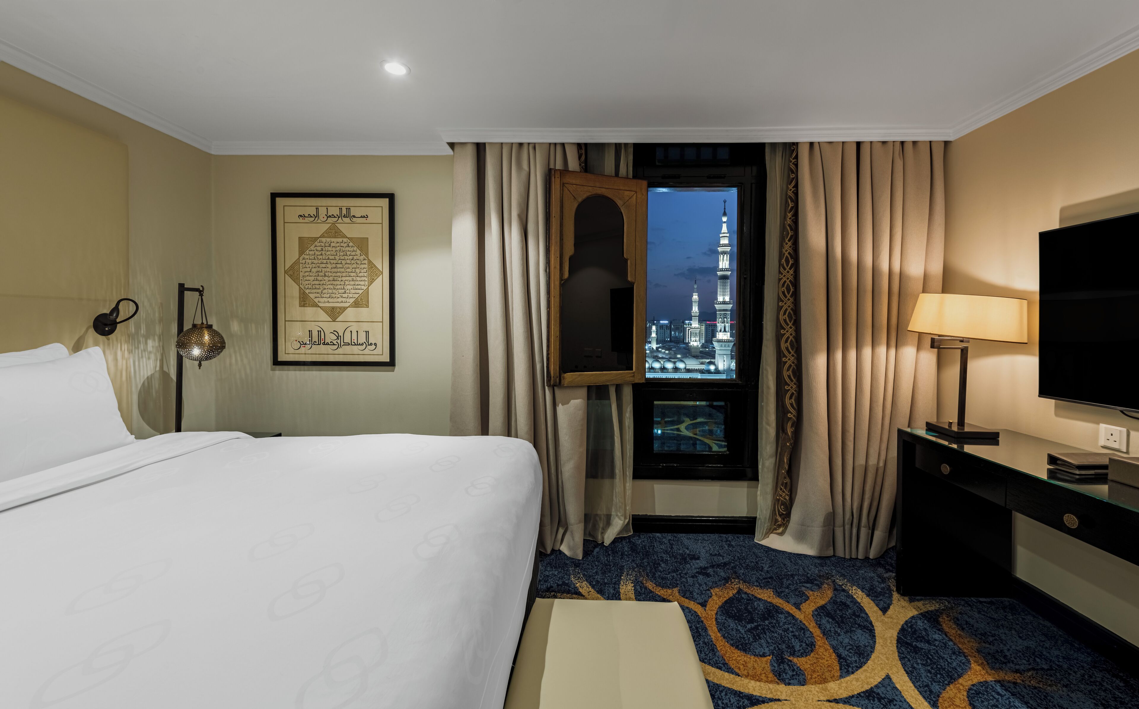 1 bedroom, premium bedding, free minibar, in-room safe