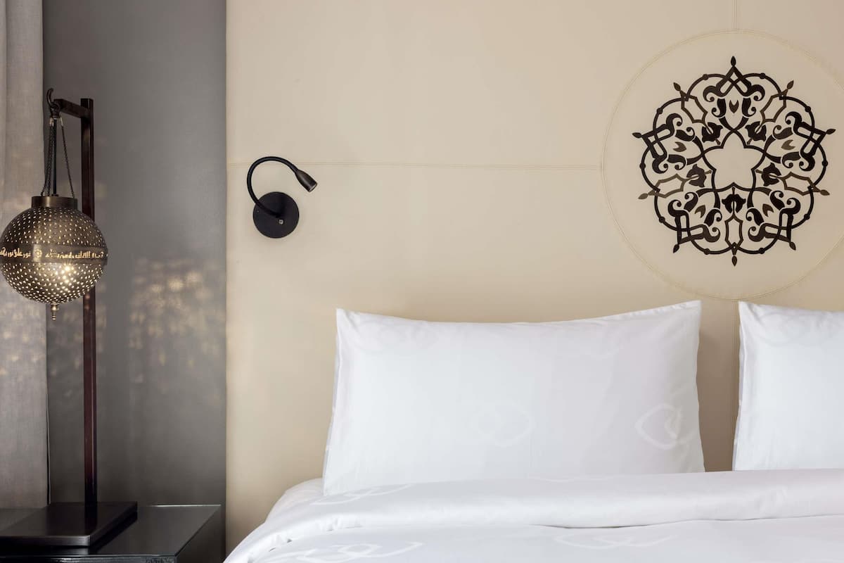 1 bedroom, premium bedding, free minibar, in-room safe