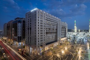 1 bedroom, premium bedding, free minibar, in-room safe