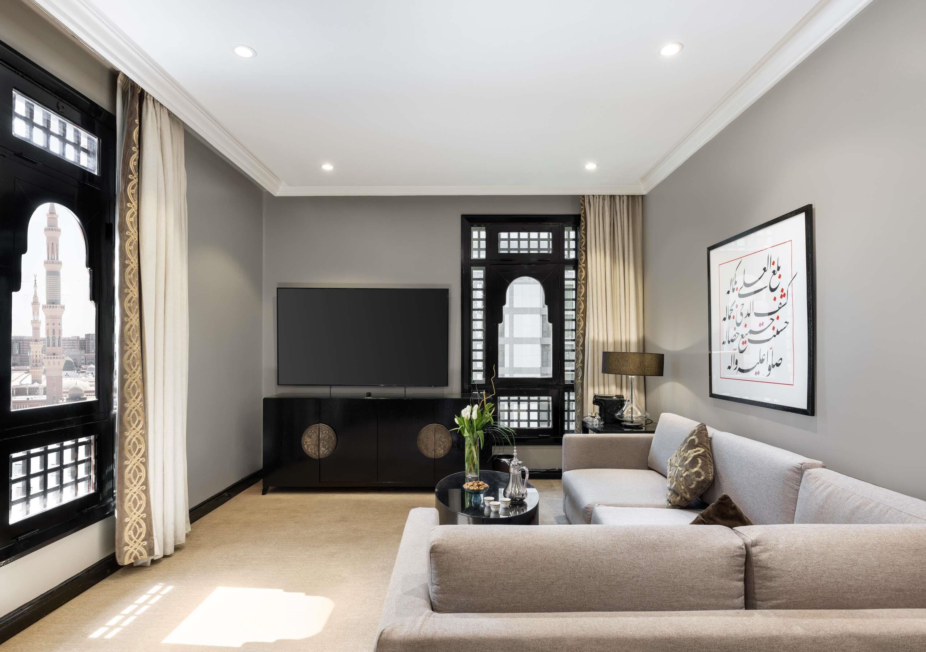 總統套房, 3 間臥室 (Haram Plaza View) | 高級寢具、免費迷你吧、客房內保險箱、書桌