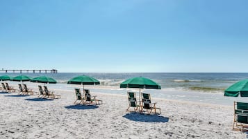 Privatstrand, weißer Sandstrand, Wasserski