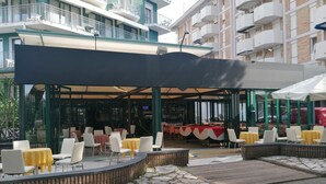 Unclassified image, 4 of 32, button - Hotel Colorado (Jesolo)