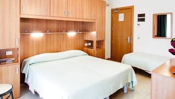 In-room safe, free WiFi, bed sheets