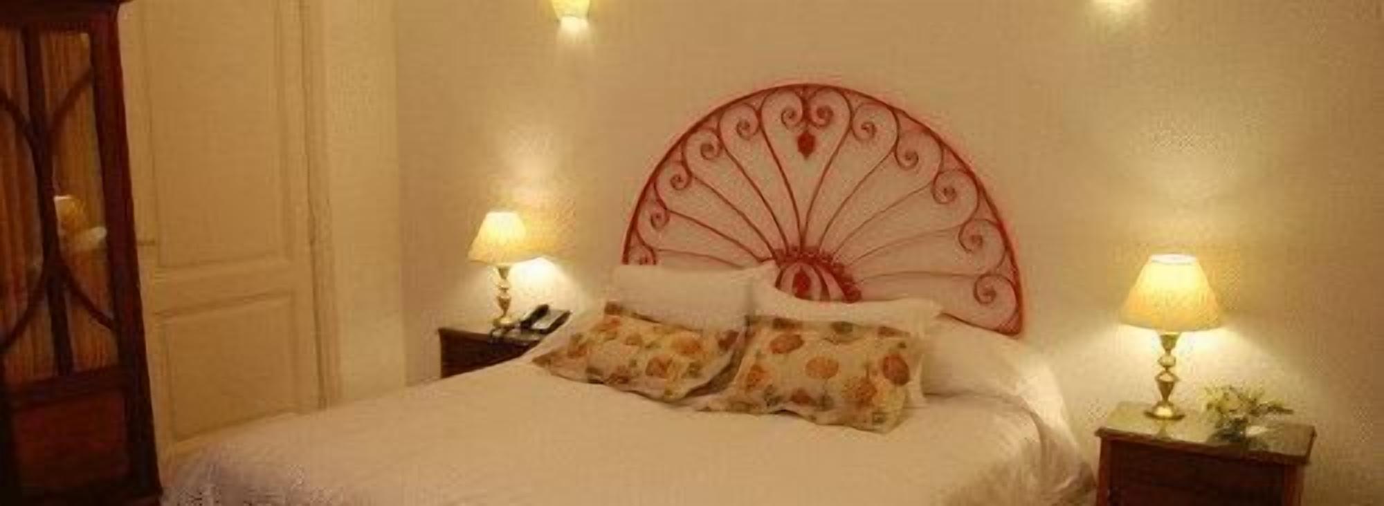 standard double or twin room | minibar, in-room safe, desk, iron/ironing board