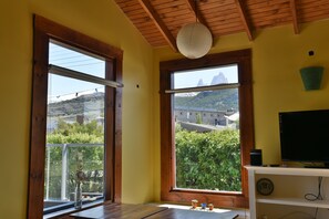 Free daily full breakfast