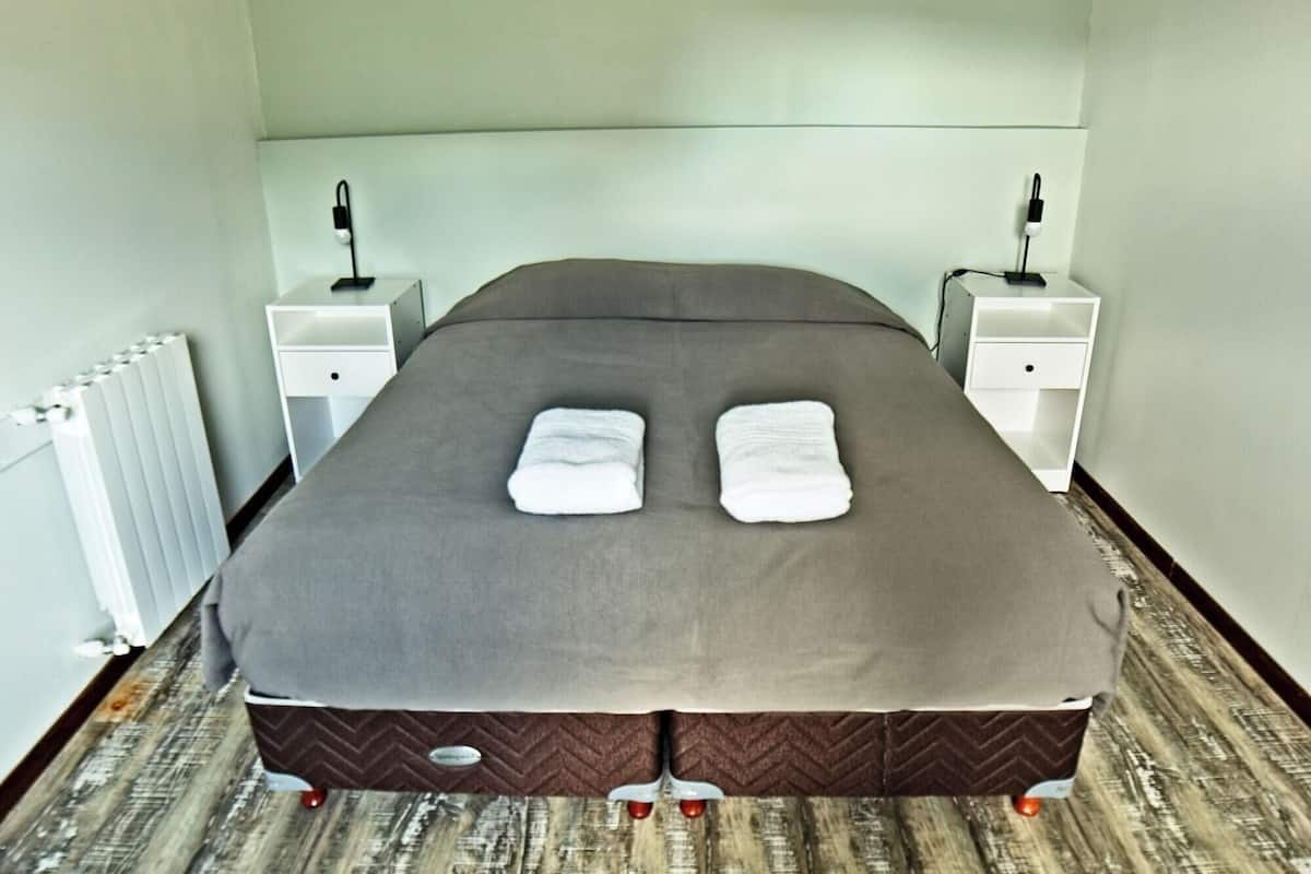 Surmatelas, coffres-forts dans les chambres