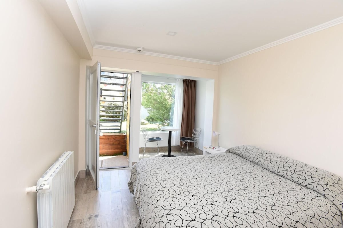 Surmatelas, coffres-forts dans les chambres
